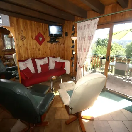 Chalé Spacious Chalet For 4 In Hommert *