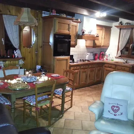 Spacious Chalet For 4 In Hommert Hommert