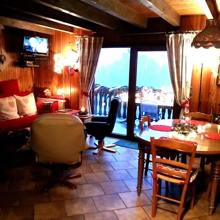 Spacious Chalet For 4 In Hommert