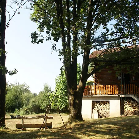 Chalet Spacious For 4 In