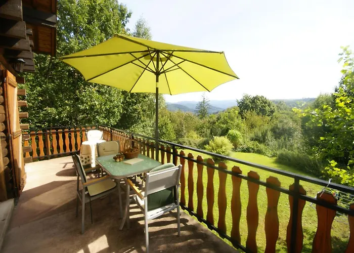 Chalet Spacious For 4 In Hommert