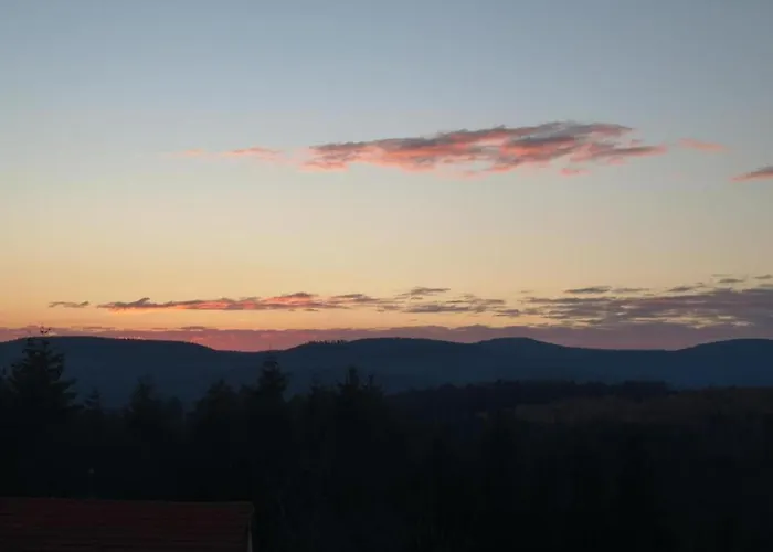 Chalet Spacious For 4 In Hommert