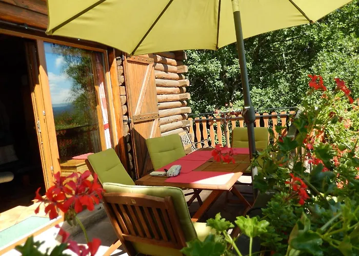 Spacious For 4 In Chalet