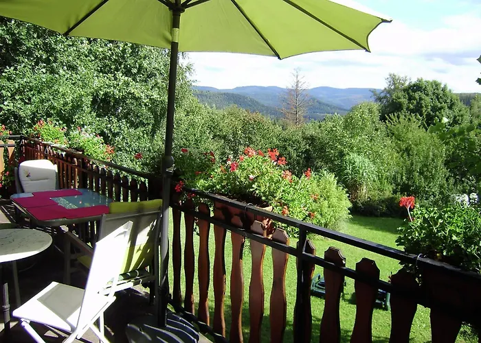 Spacious For 4 In Chalet